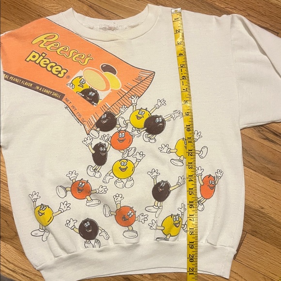 Vintage 1982 Reese's Pieces Graphic Sweatshirt - Picture 7 of 9